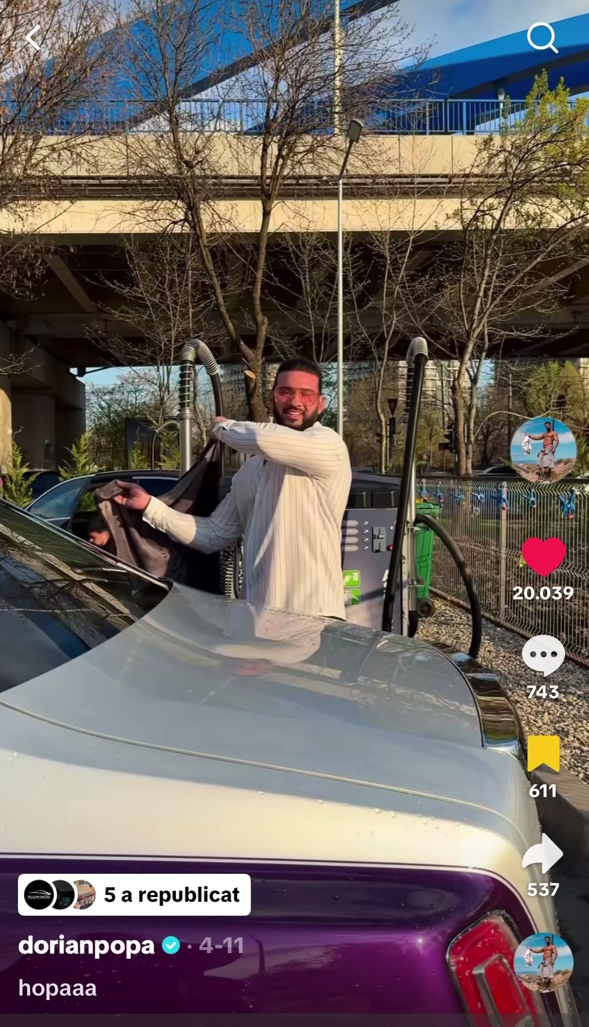 Încarcă clipul video: 